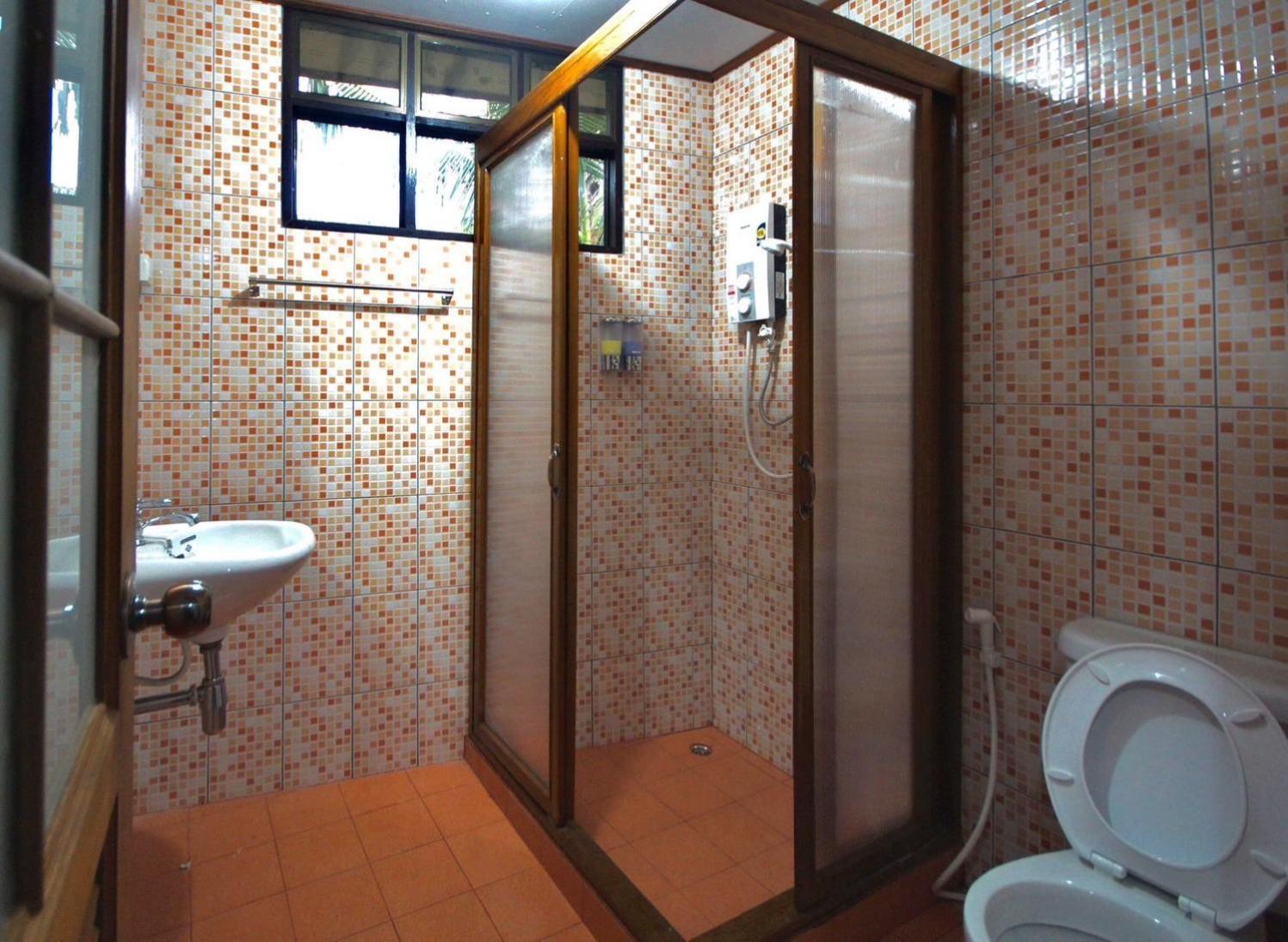 เรือนสารภี Apartment Phrae Exterior photo